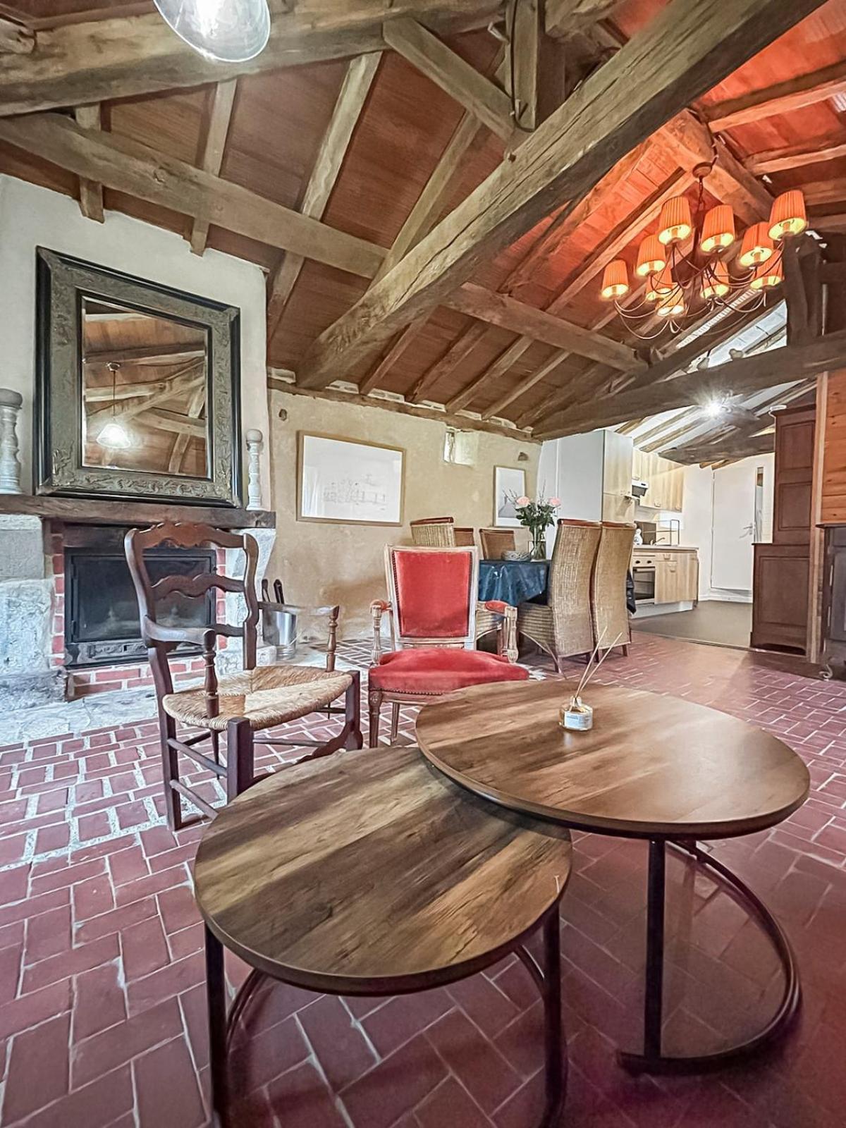 Le Clos Des Ecorcins - Terrasse - Parking Prive Saint-Amand-sur-Sevre Ngoại thất bức ảnh